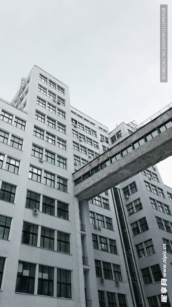 现代风格高楼与空中连廊