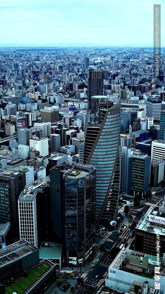 俯瞰繁华都市建筑群
