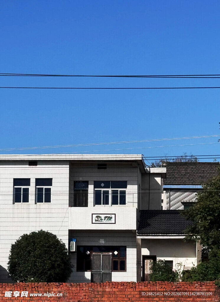 现代风格两层住宅外观