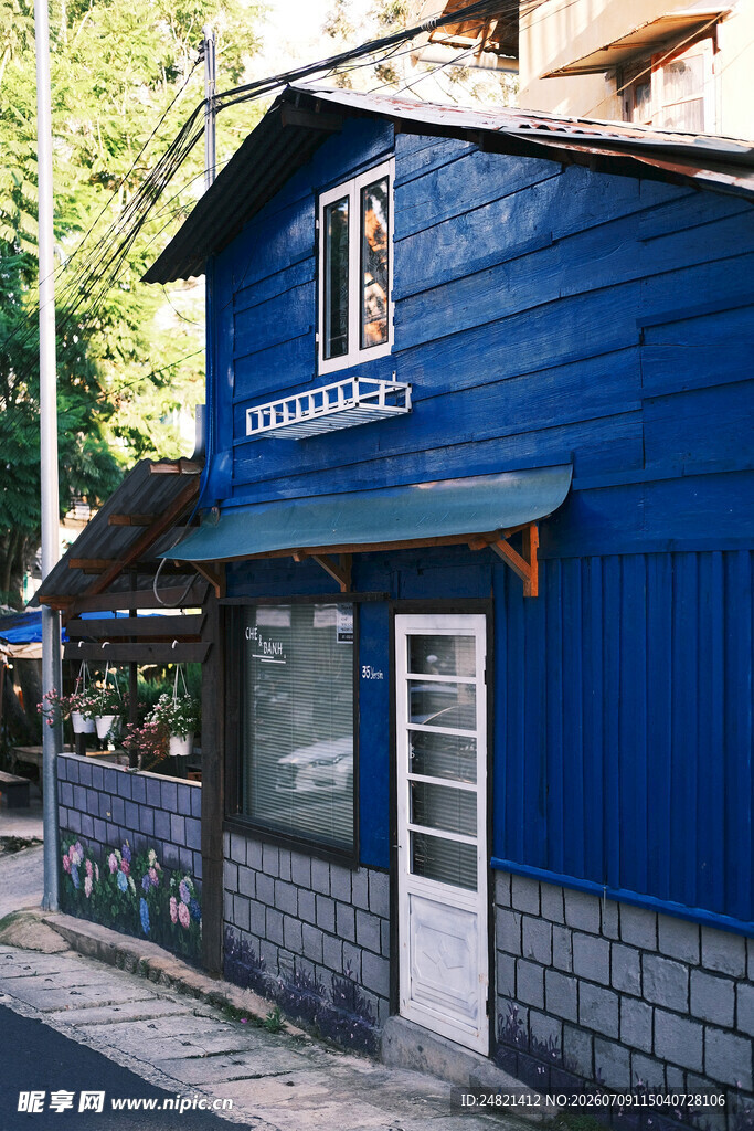 蓝色小屋