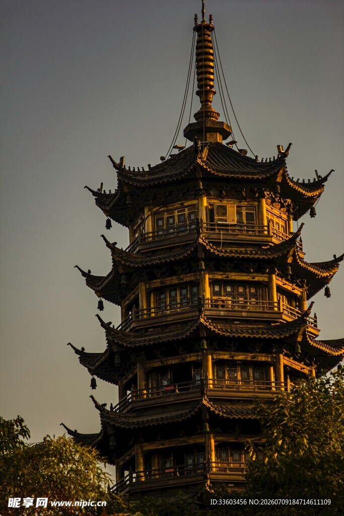 古色古香多层中式塔楼