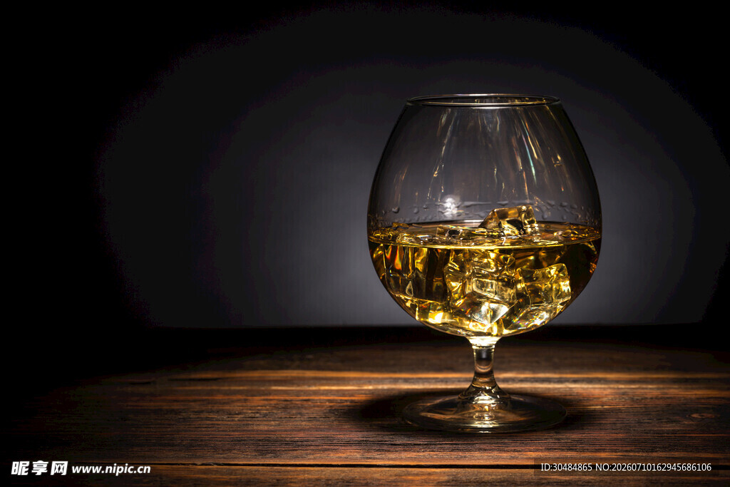 精致威士忌酒杯