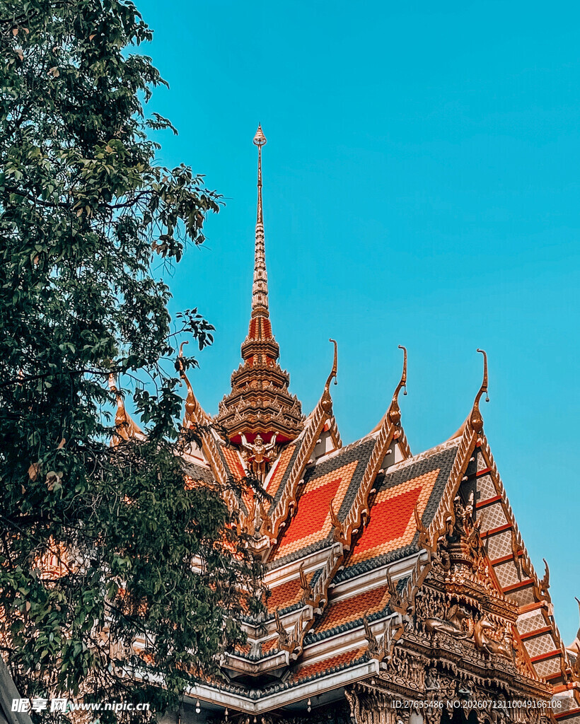 泰国传统寺庙屋顶景观