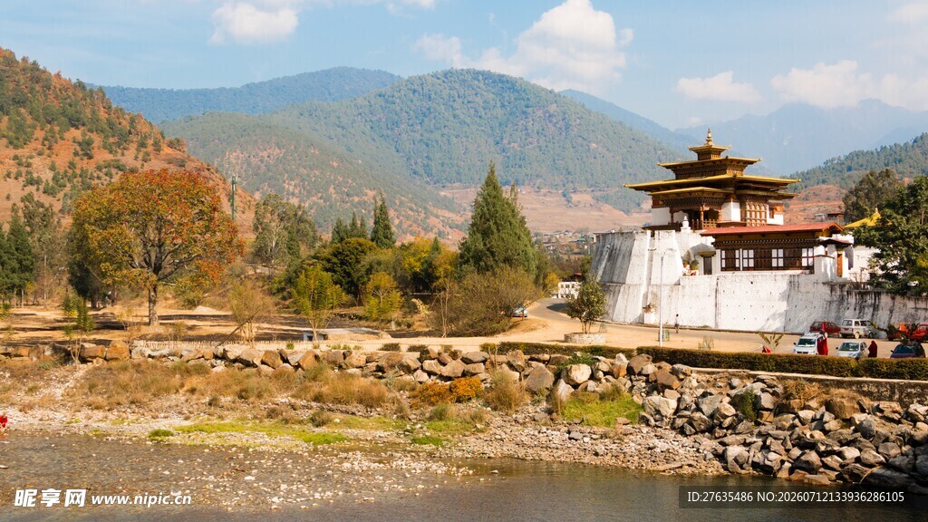 不丹山间寺庙风景
