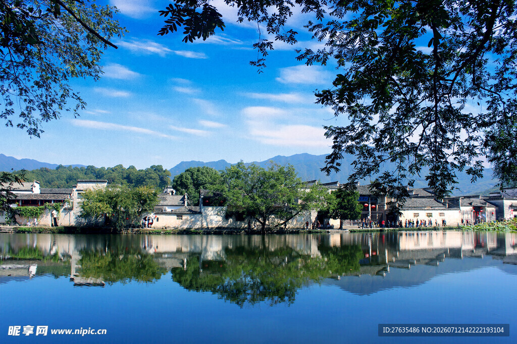 湖畔美景宁静水乡风光