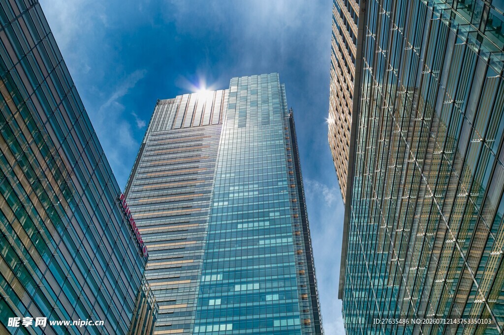 都市摩天大楼仰视景观