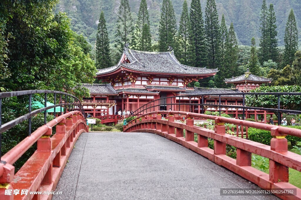 日式红桥古建筑风景