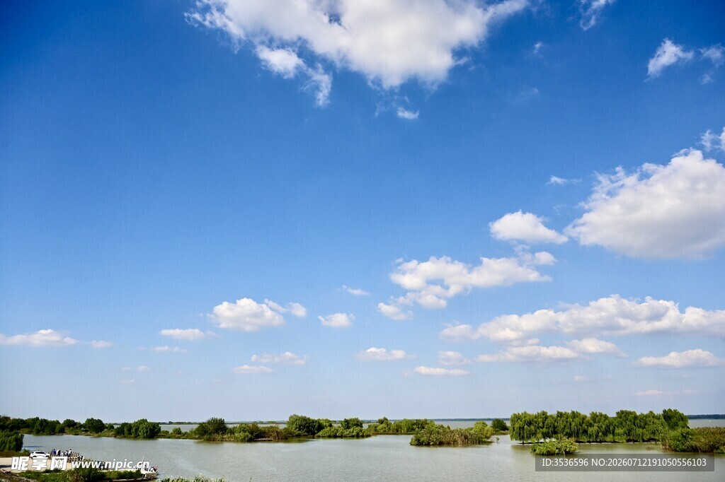 扬州美景沿湖村