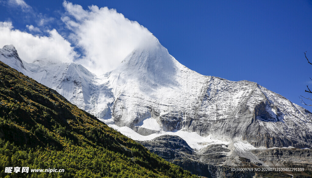 壮丽雪山美景