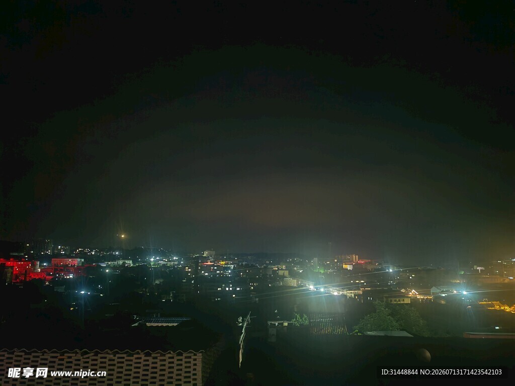 城市夜景璀璨灯火