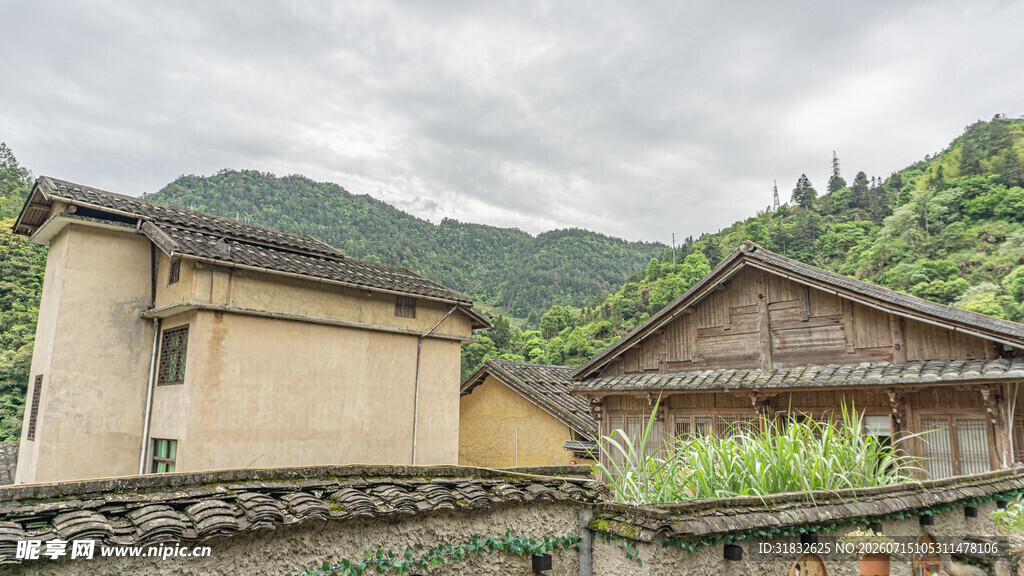 山间古朴民居