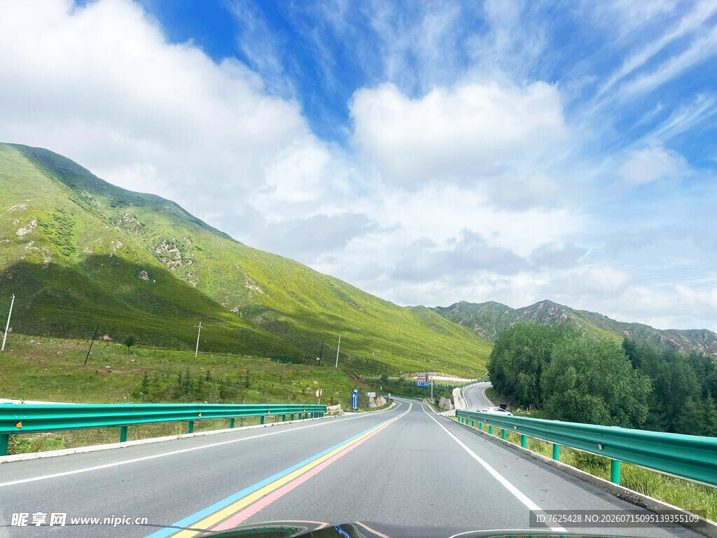 山间公路美景