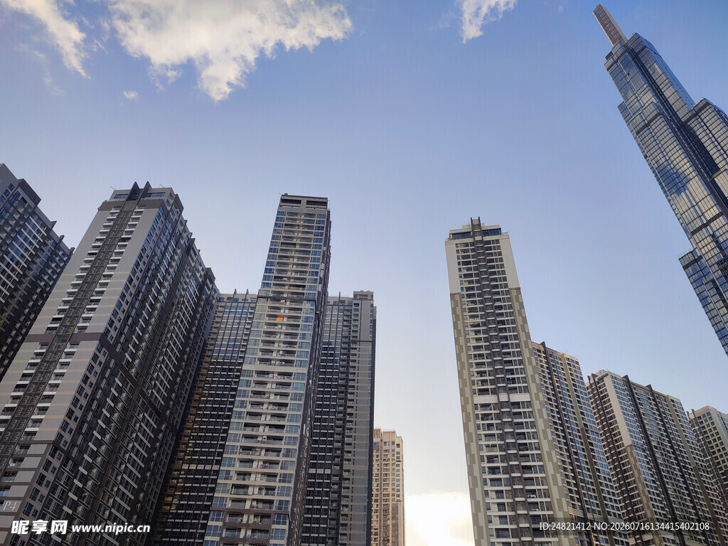 都市高楼林立的壮观景象