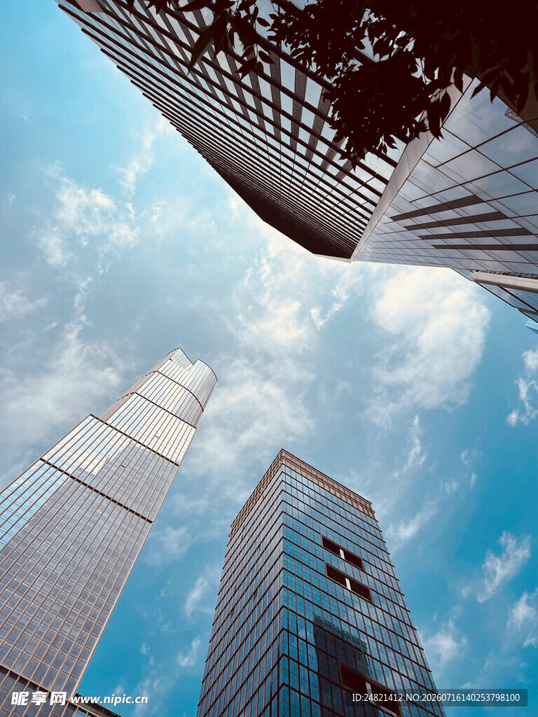 仰观都市摩天大楼