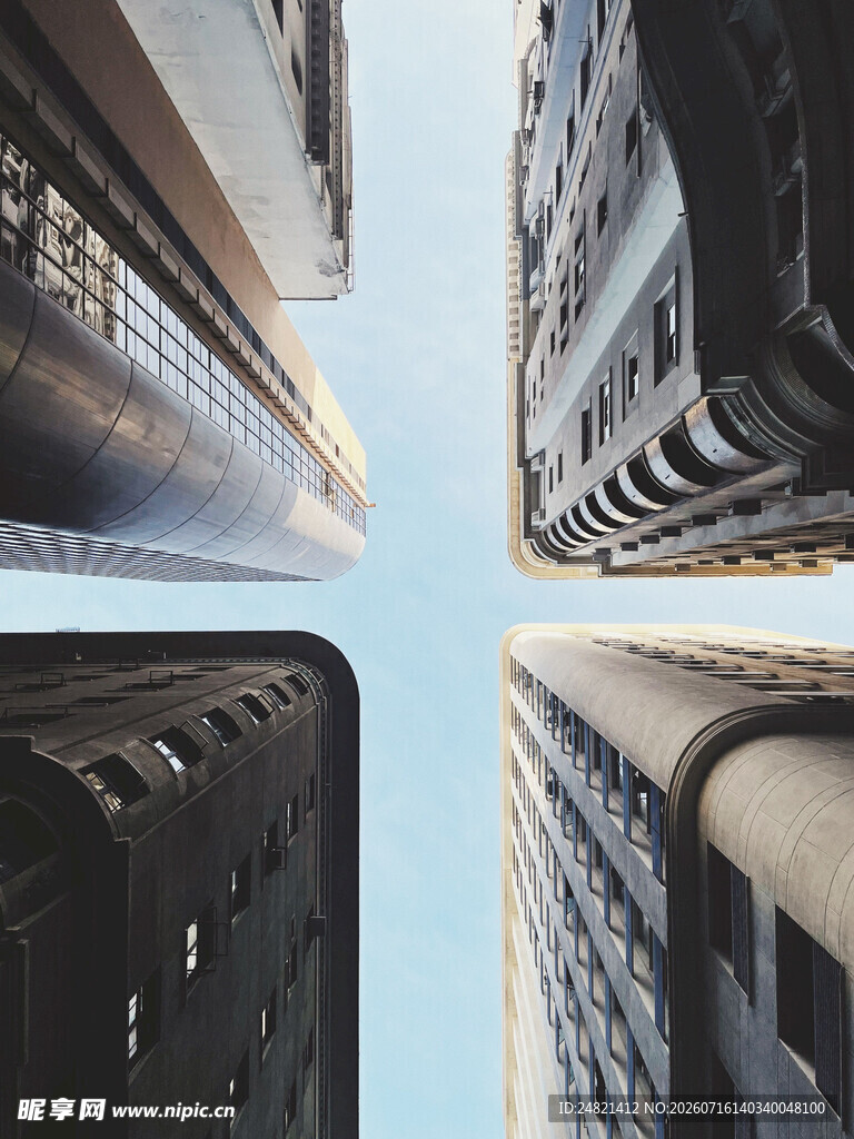 仰视都市高楼景观