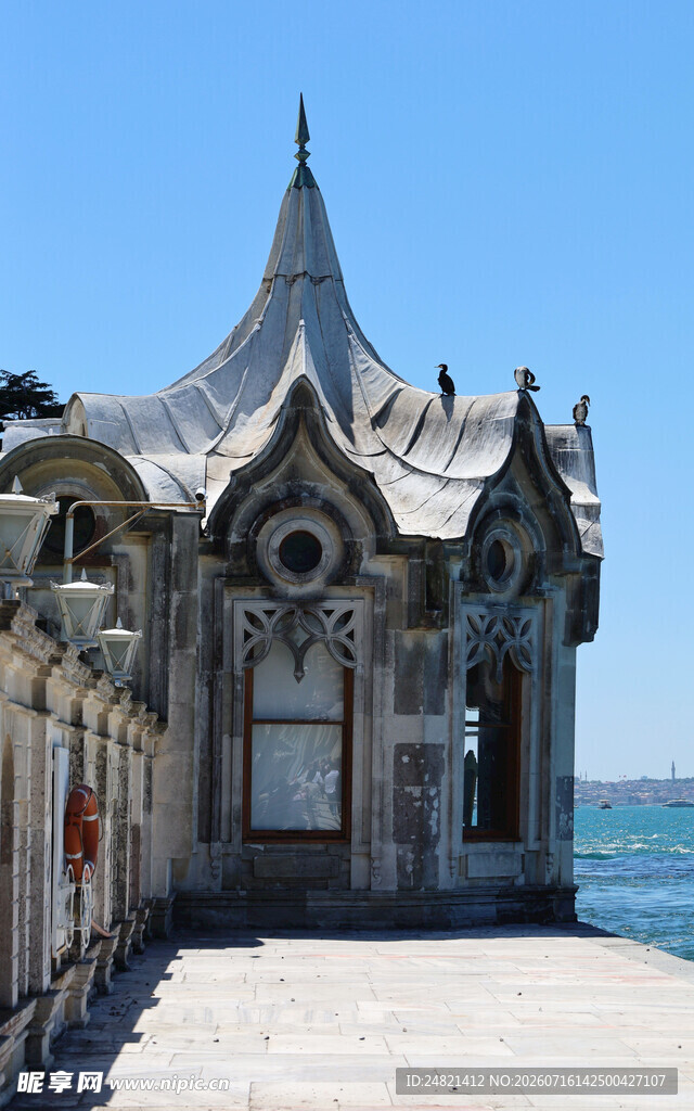 海边独特建筑景观