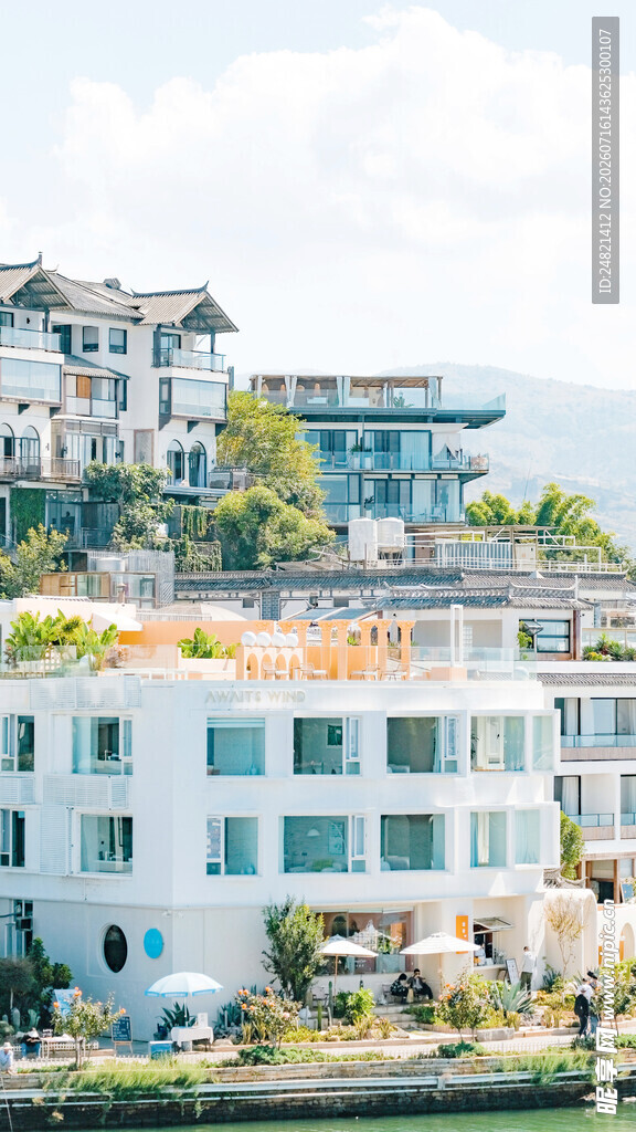 河畔现代建筑景观