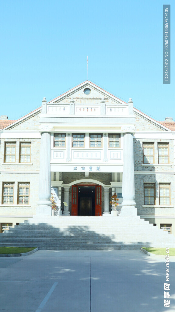 复古风格的宏伟建筑外观