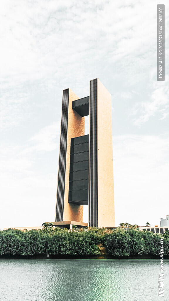 河畔现代风格高耸建筑