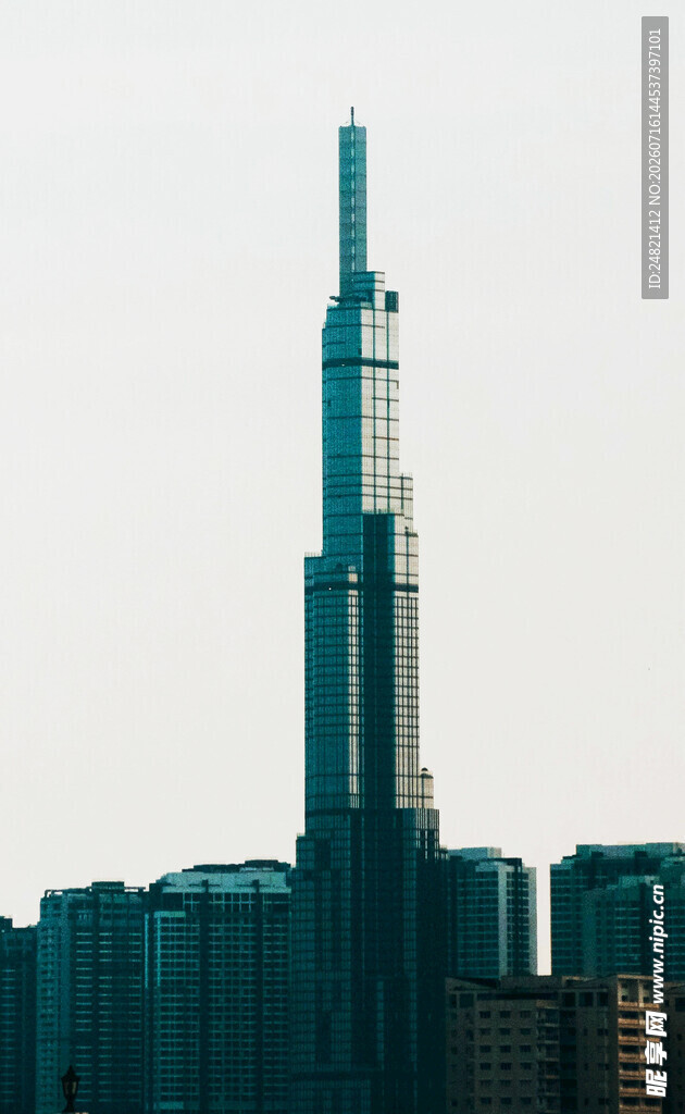 摩天大楼矗立城市天际