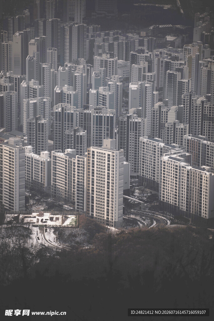 俯瞰林立高楼城市景观