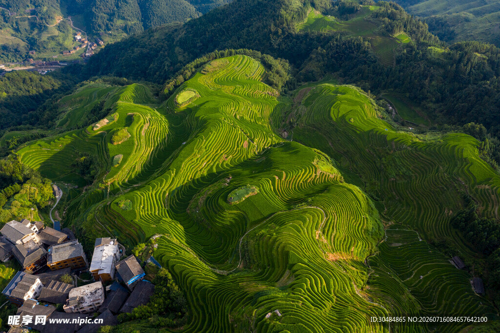 桂林山峦俯瞰美景