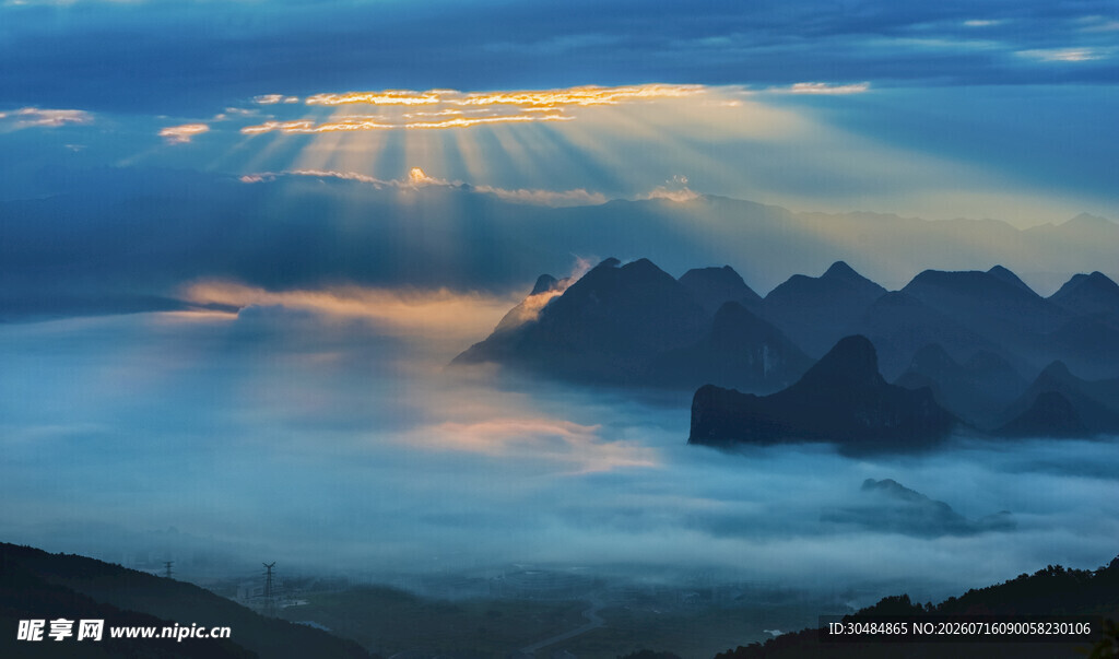 桂林云海日出壮丽景观