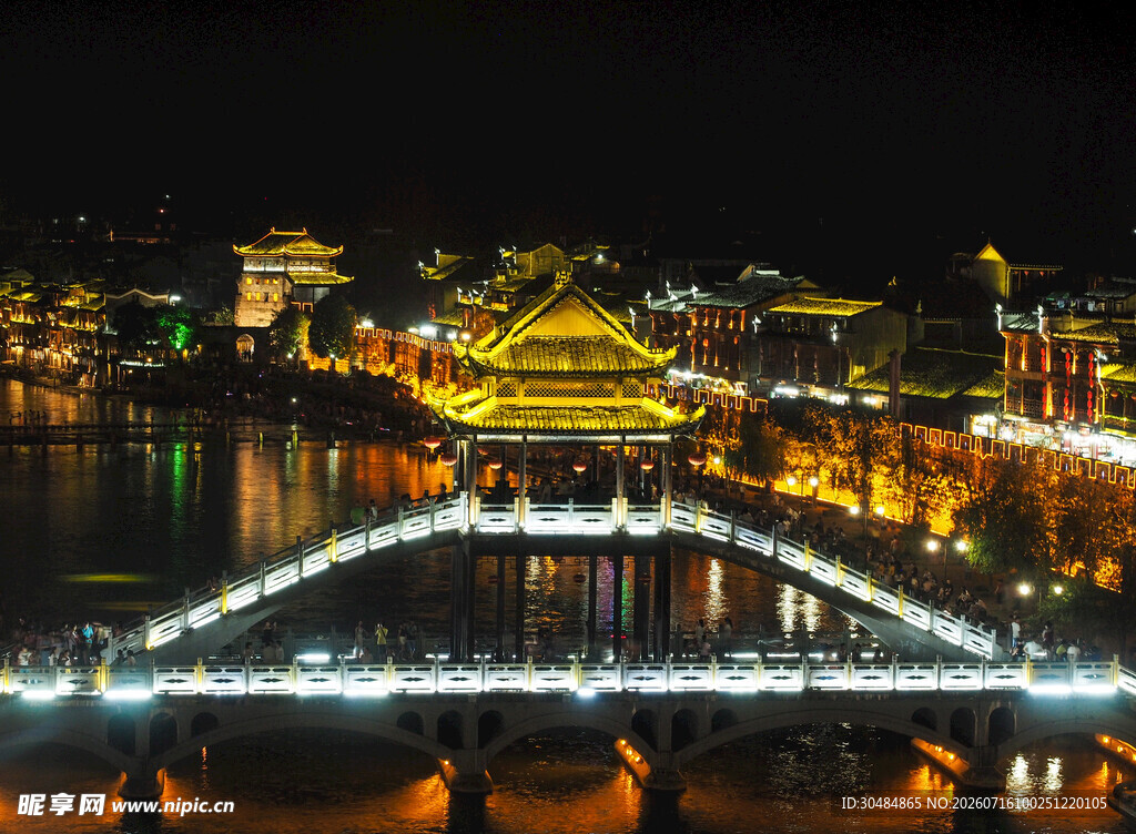 湘西凤凰古城璀璨夜景