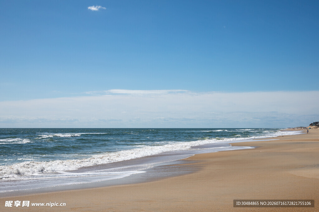 美丽海滨沙滩海浪风景