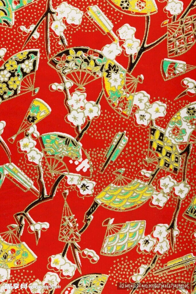 红色花鸟图案传统织物