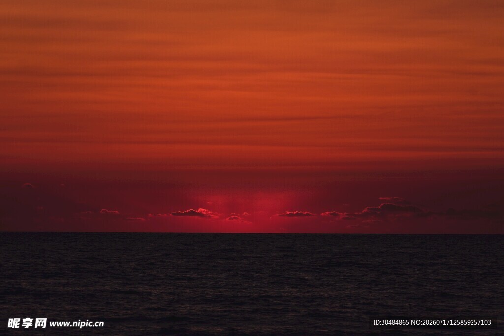 海上绝美日落景观