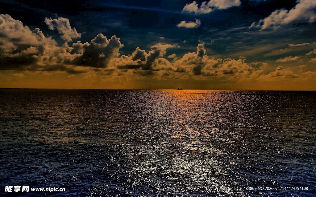 海上日落美景
