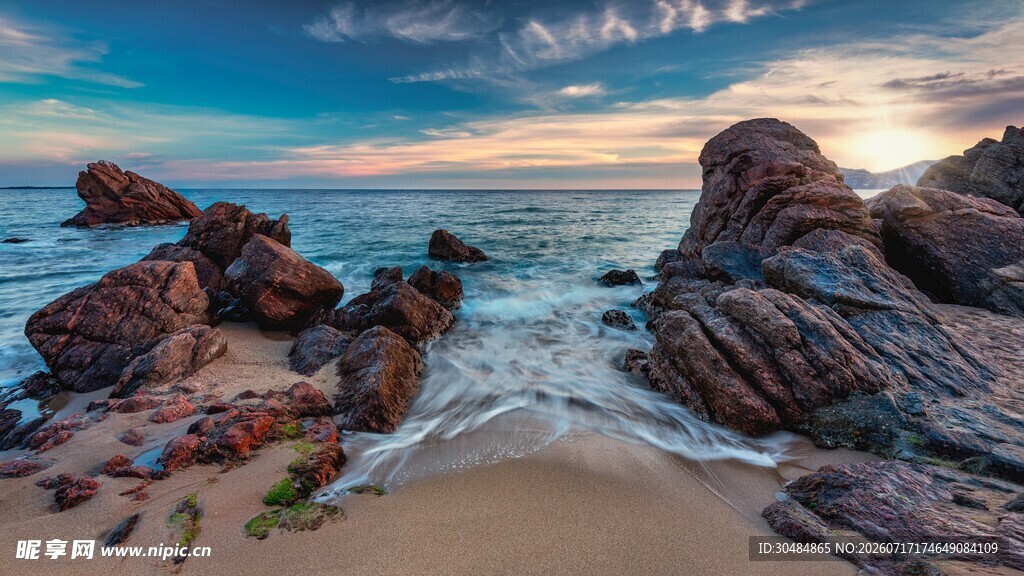 海边礁石美景