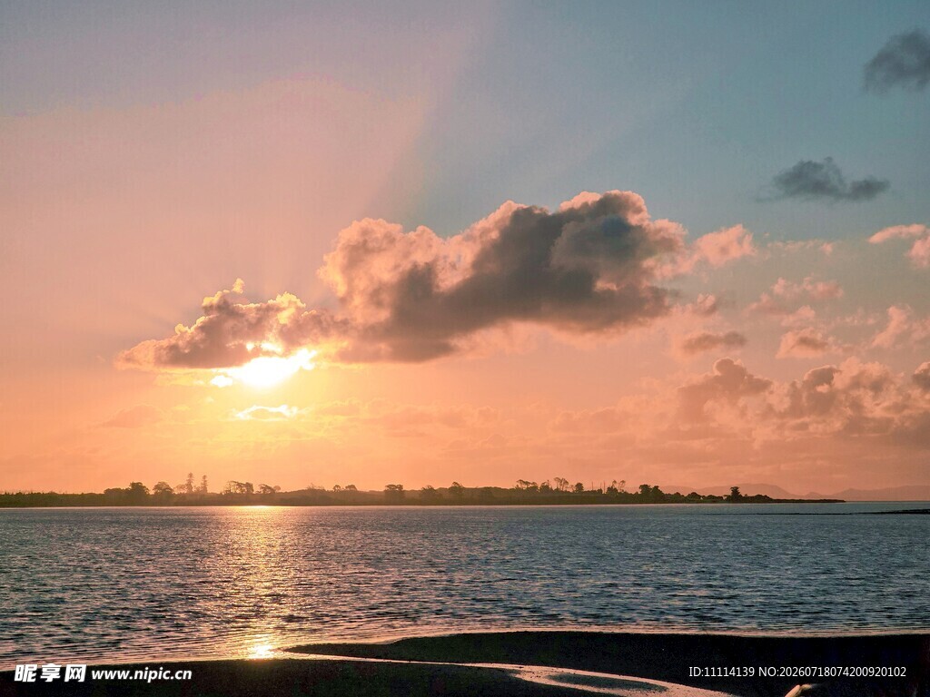 海上日落美景