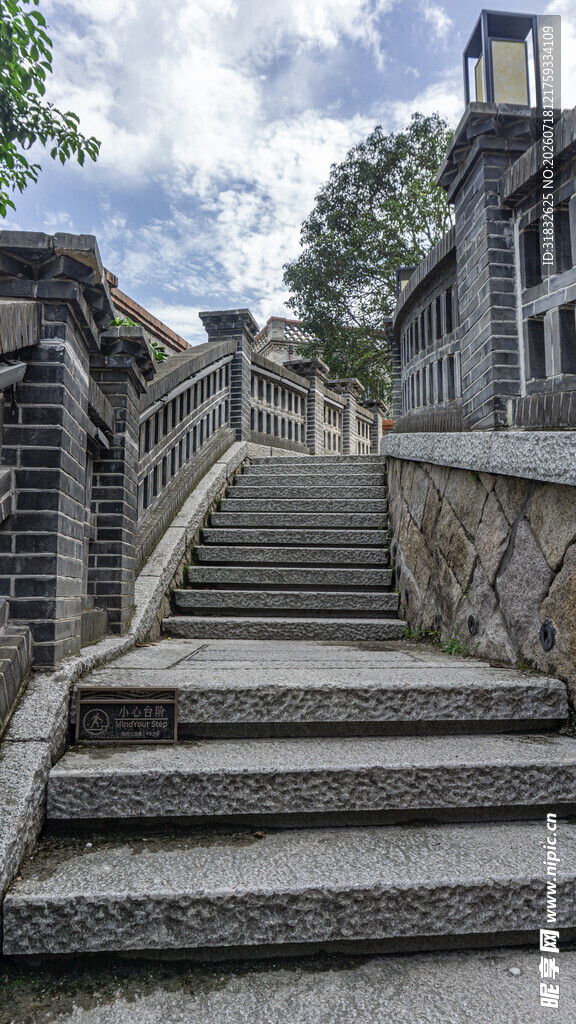 古石阶小巷 静谧村落景致
