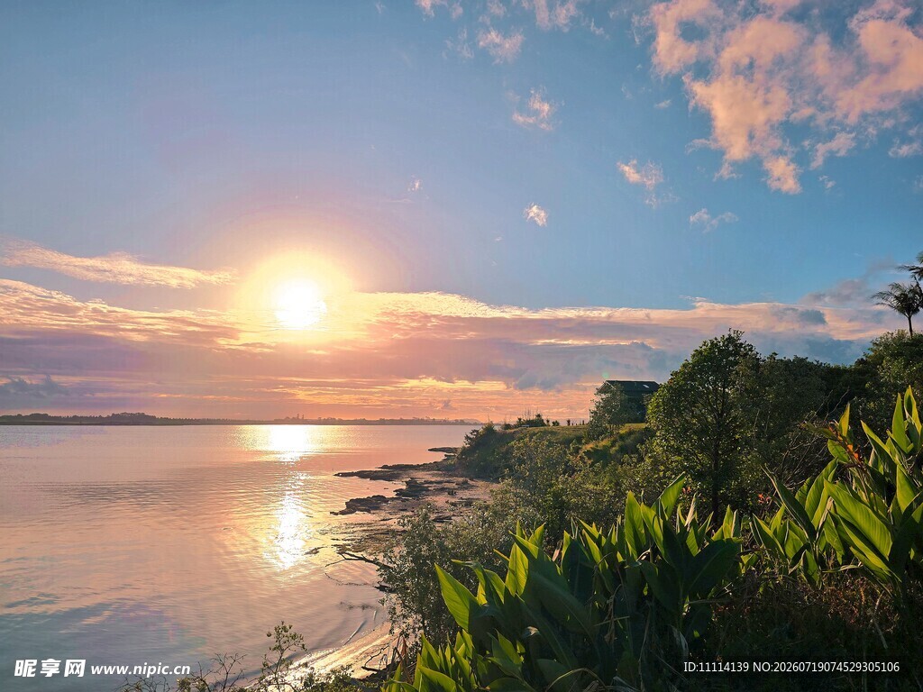 海边日出美景