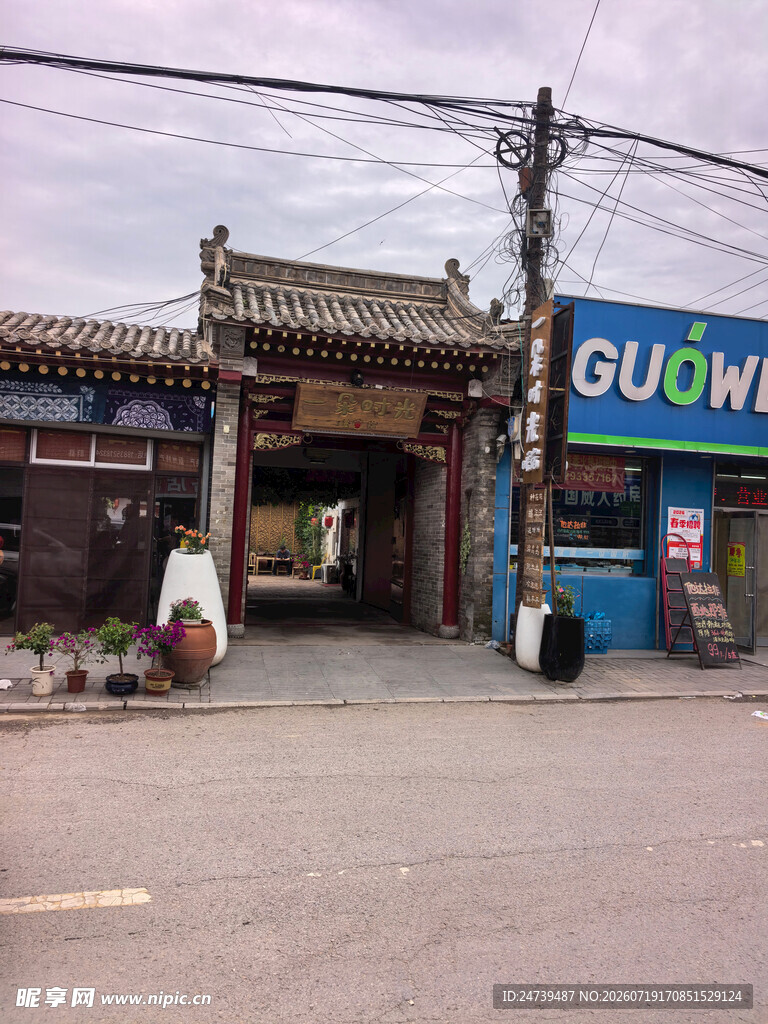 中式传统门楼