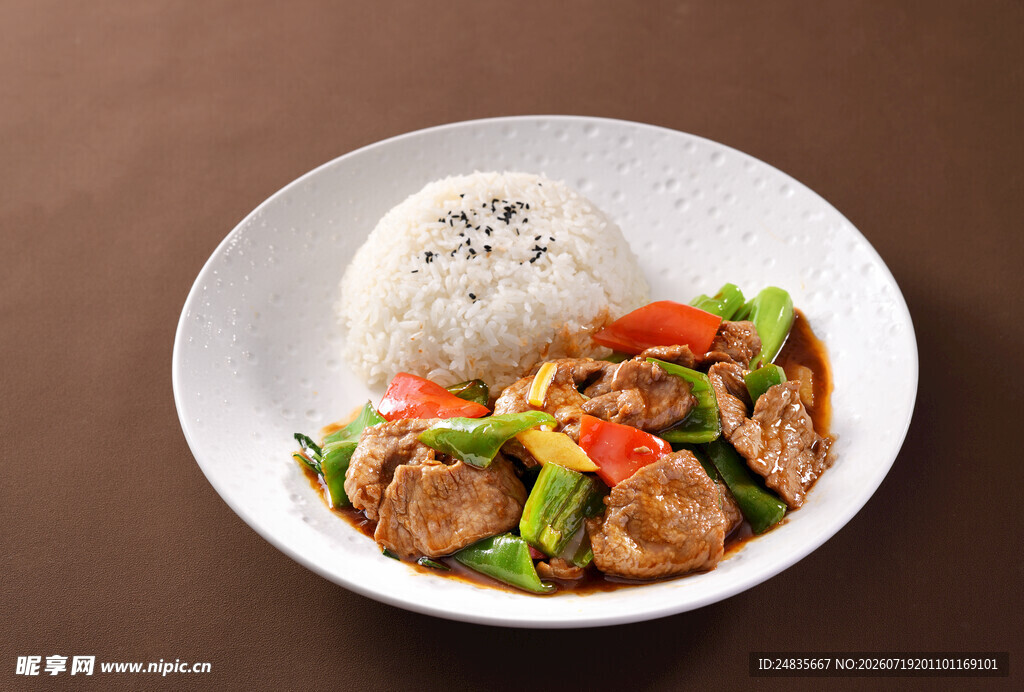 青椒炒肉盖饭