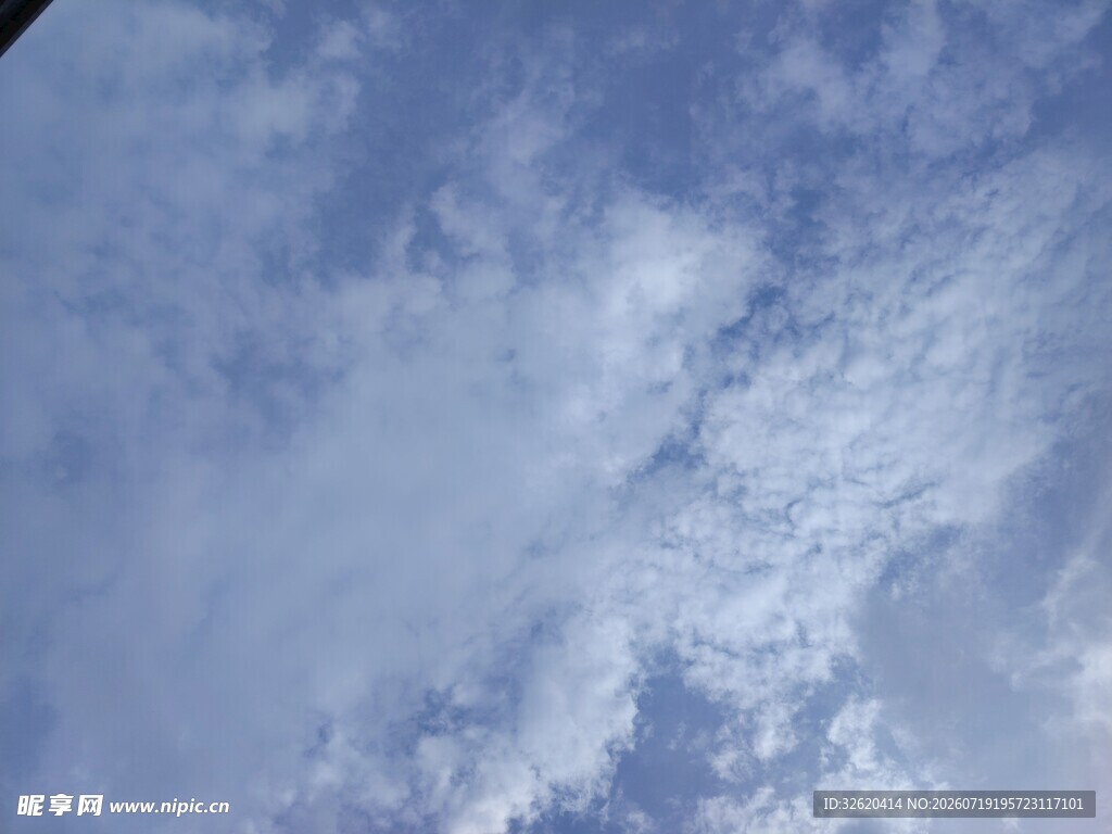 蓝天白云美景