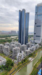城市河畔高楼建筑群景观