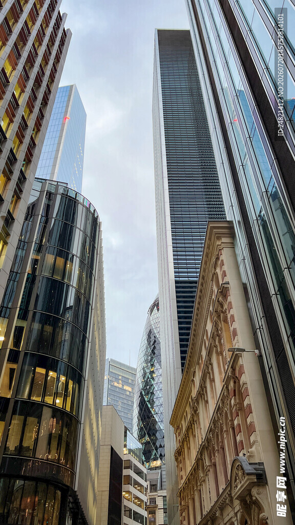 都市高楼林立景象