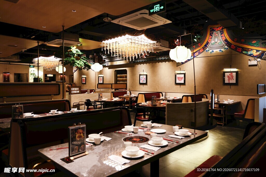 温馨典雅的餐厅用餐环境