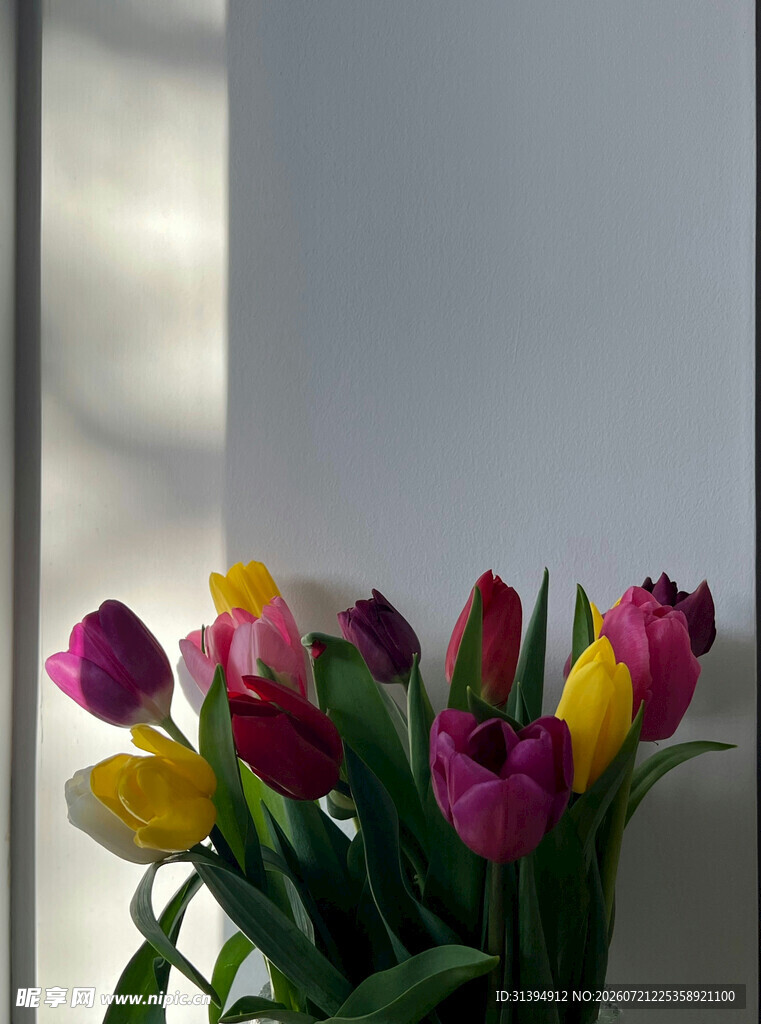 多彩郁金香花瓶插花