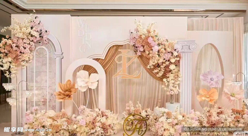 浪漫粉色系婚礼场景布置