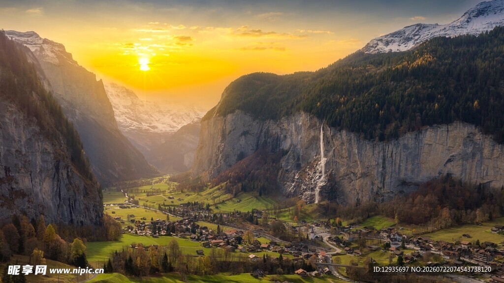 山间日出美景