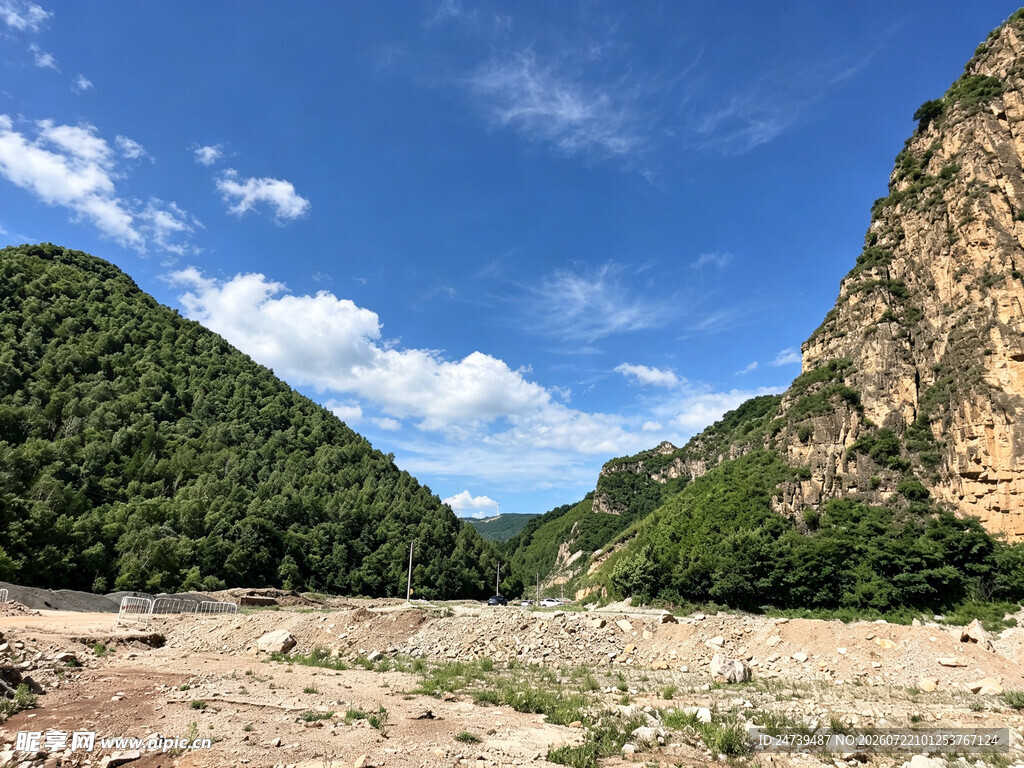 山间开阔地貌风景