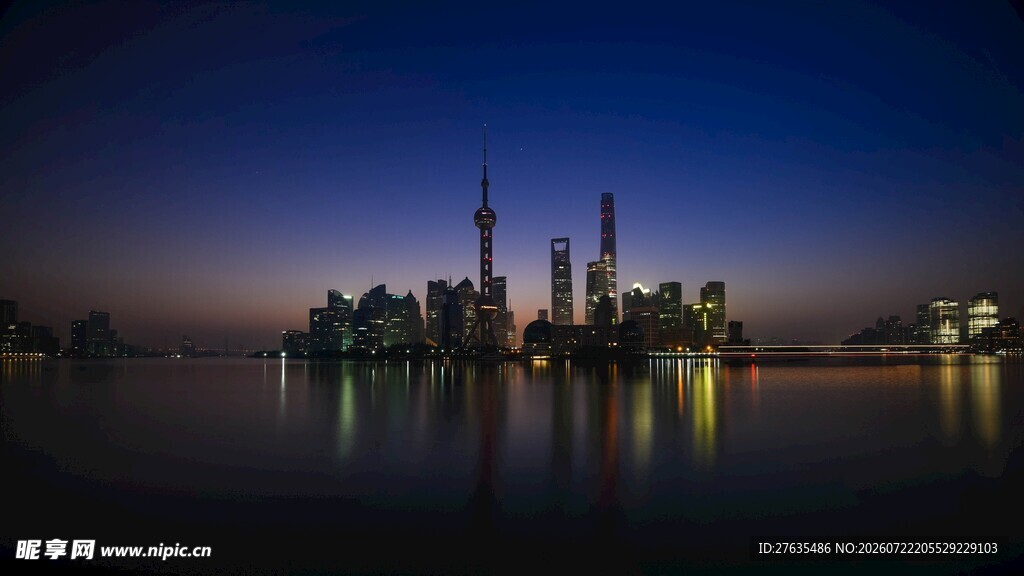 夜幕下的迪拜城市天际线