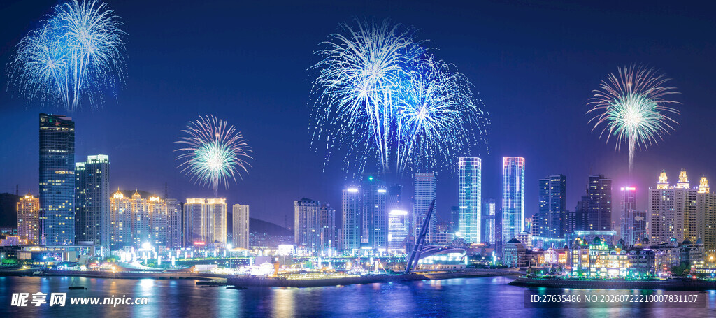 城市璀璨烟花夜景