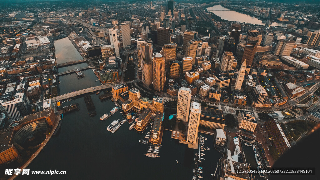 俯瞰繁华都市港湾美景