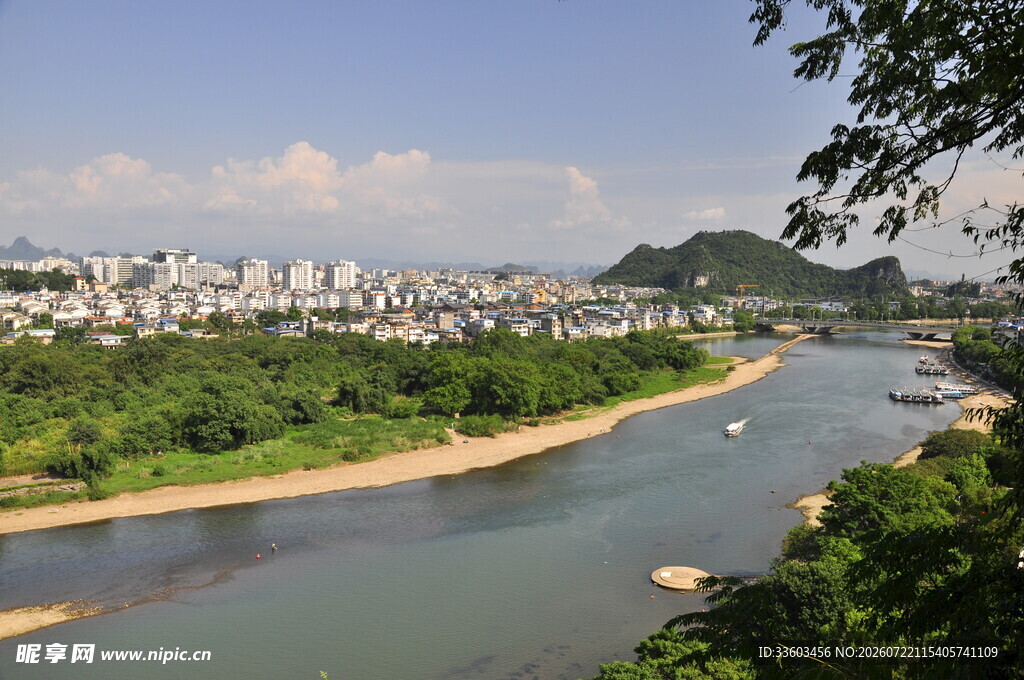 河畔城市风光美景